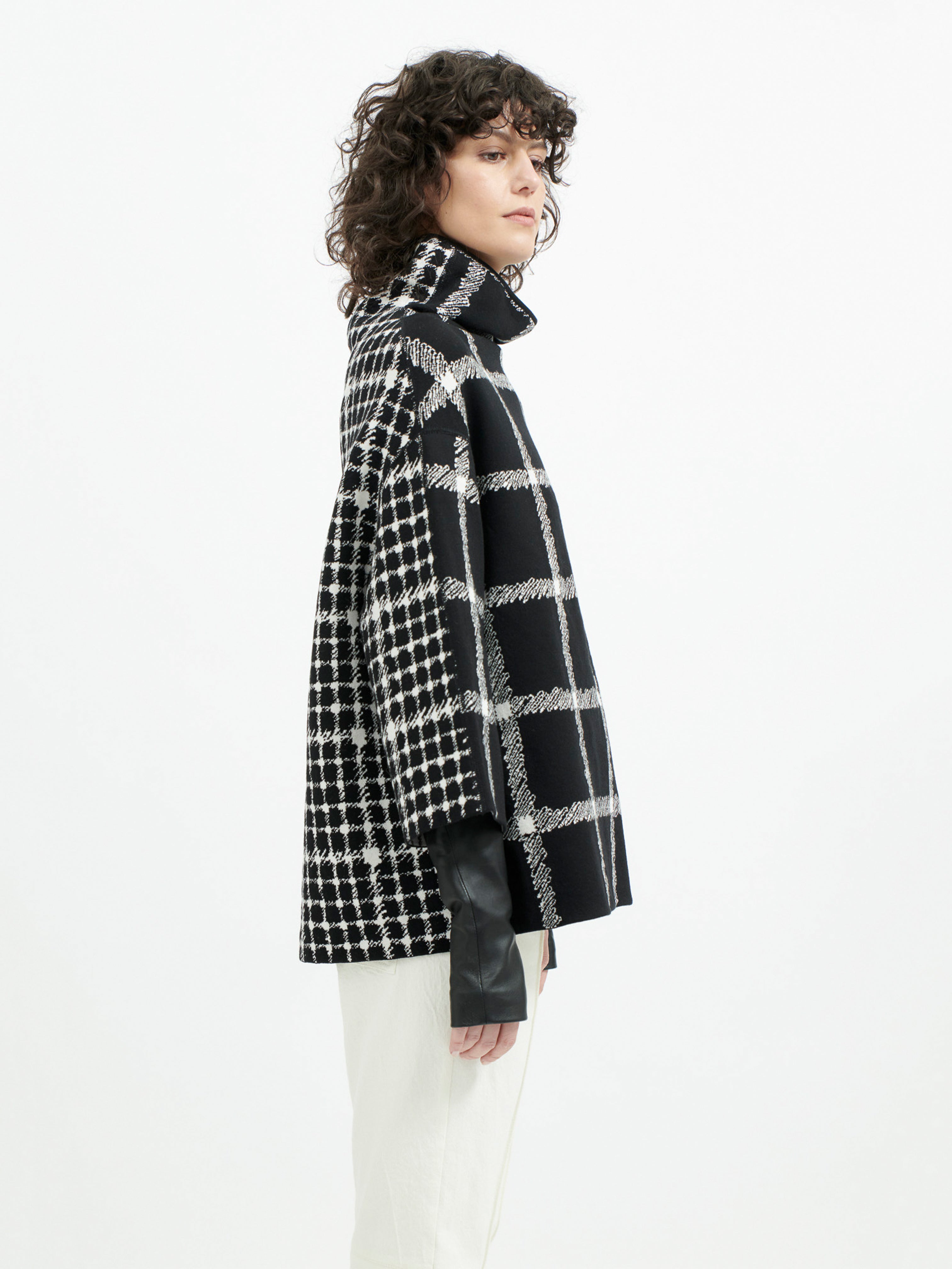 VIC REVERSIBLE KNIT