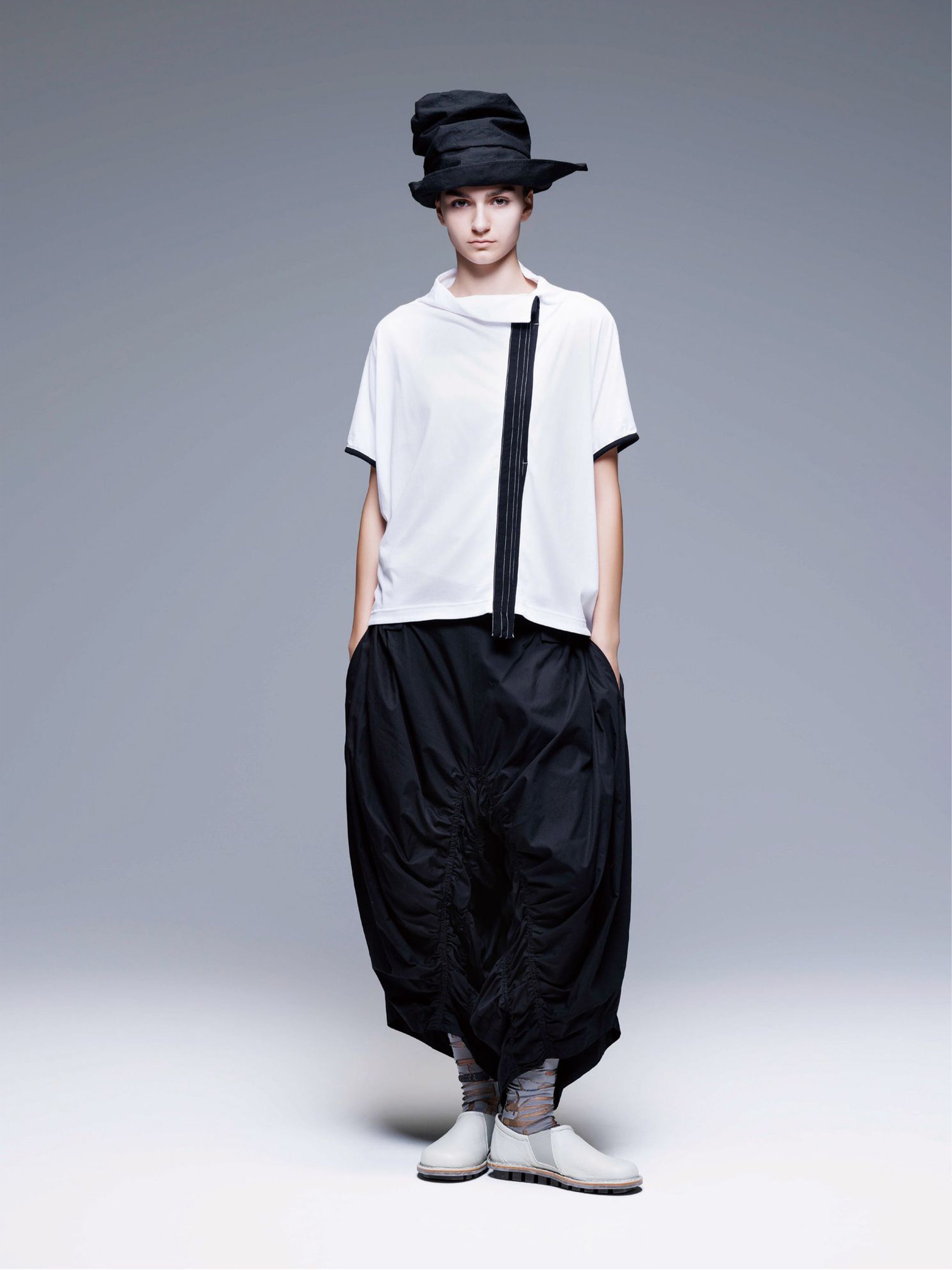 CONTRAST TEE WHITE/BLACK