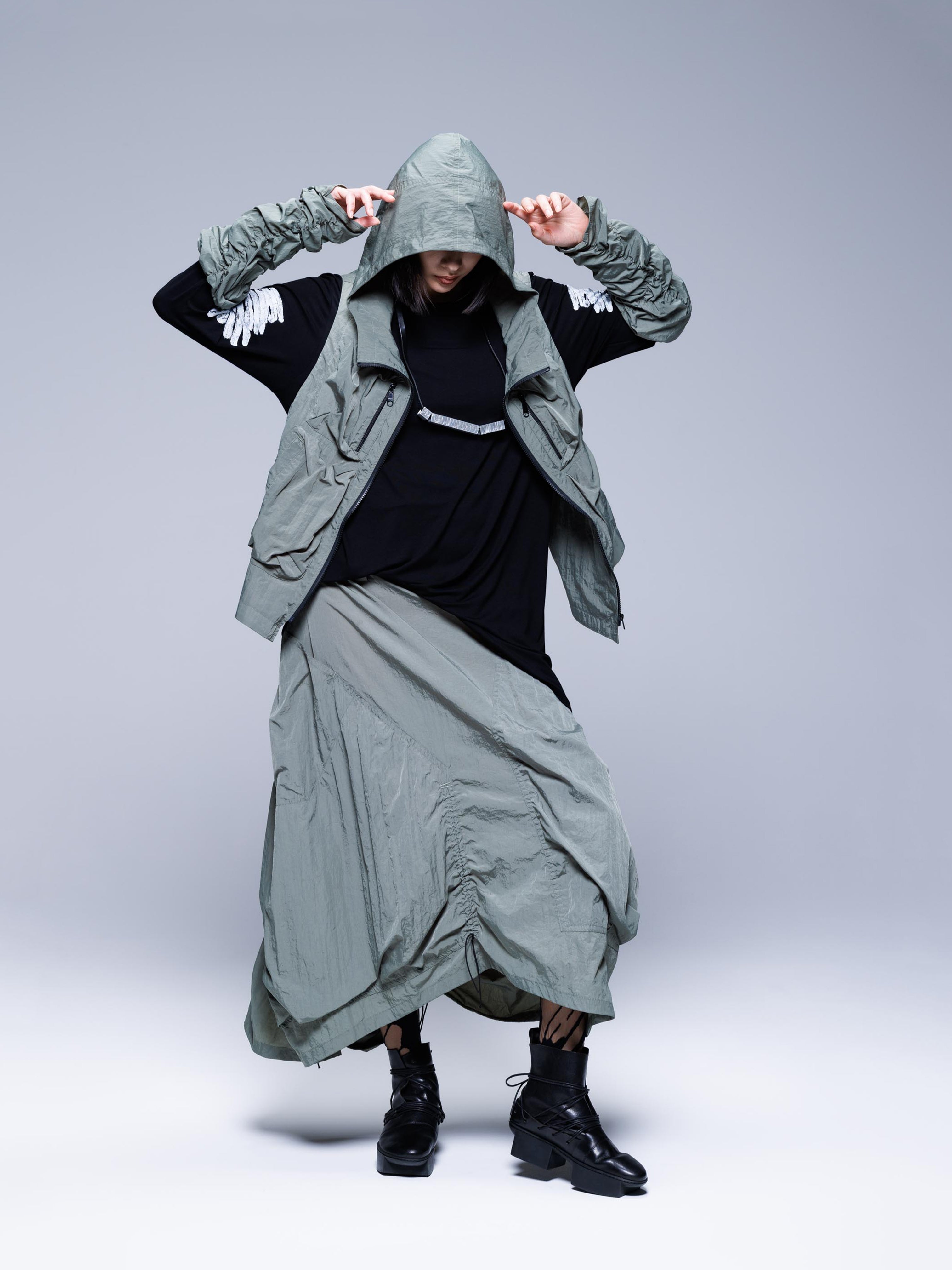 HOODED POCKET VEST OLIVE