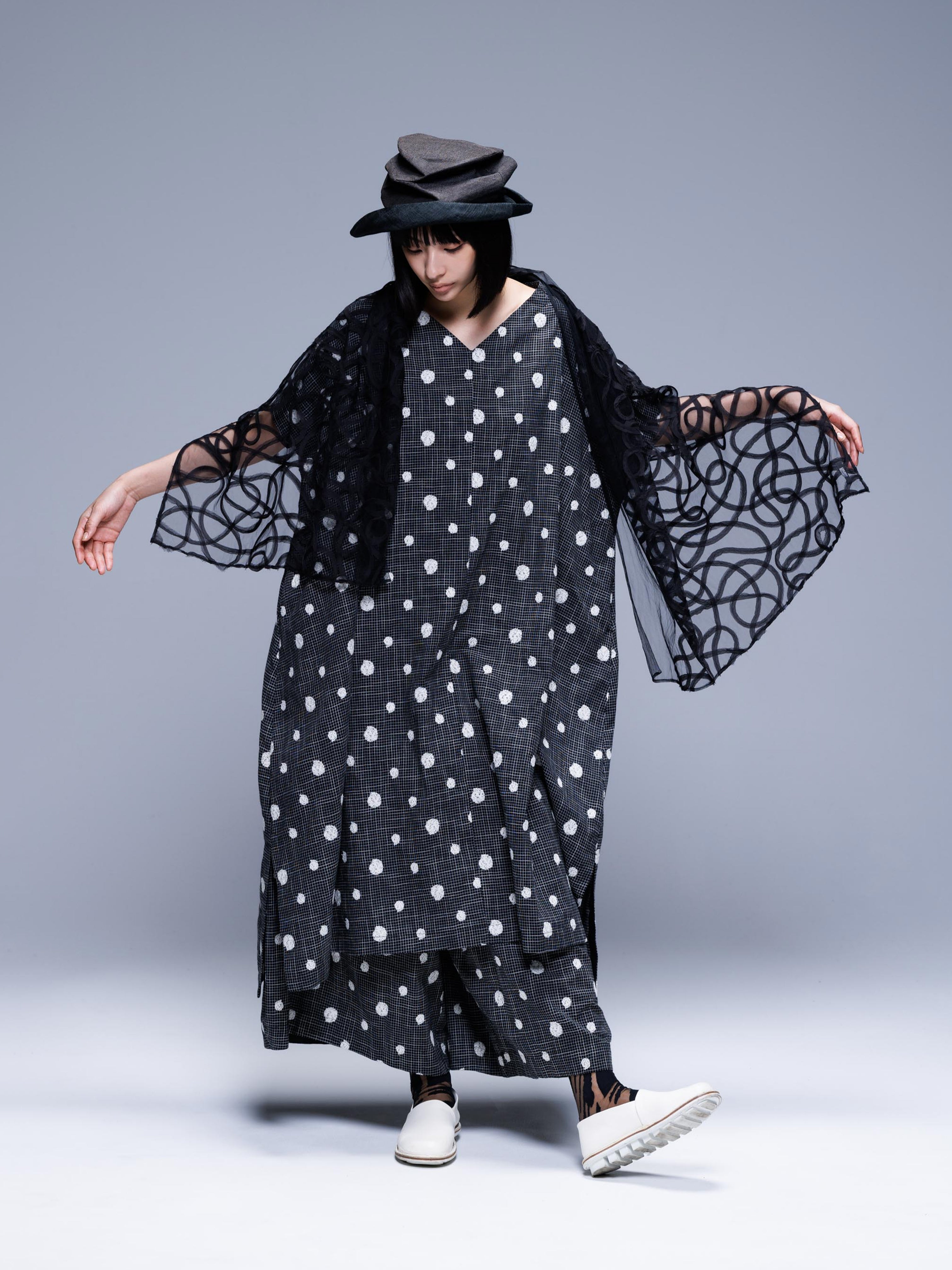 GRID AND SPOT DRESS BLACK