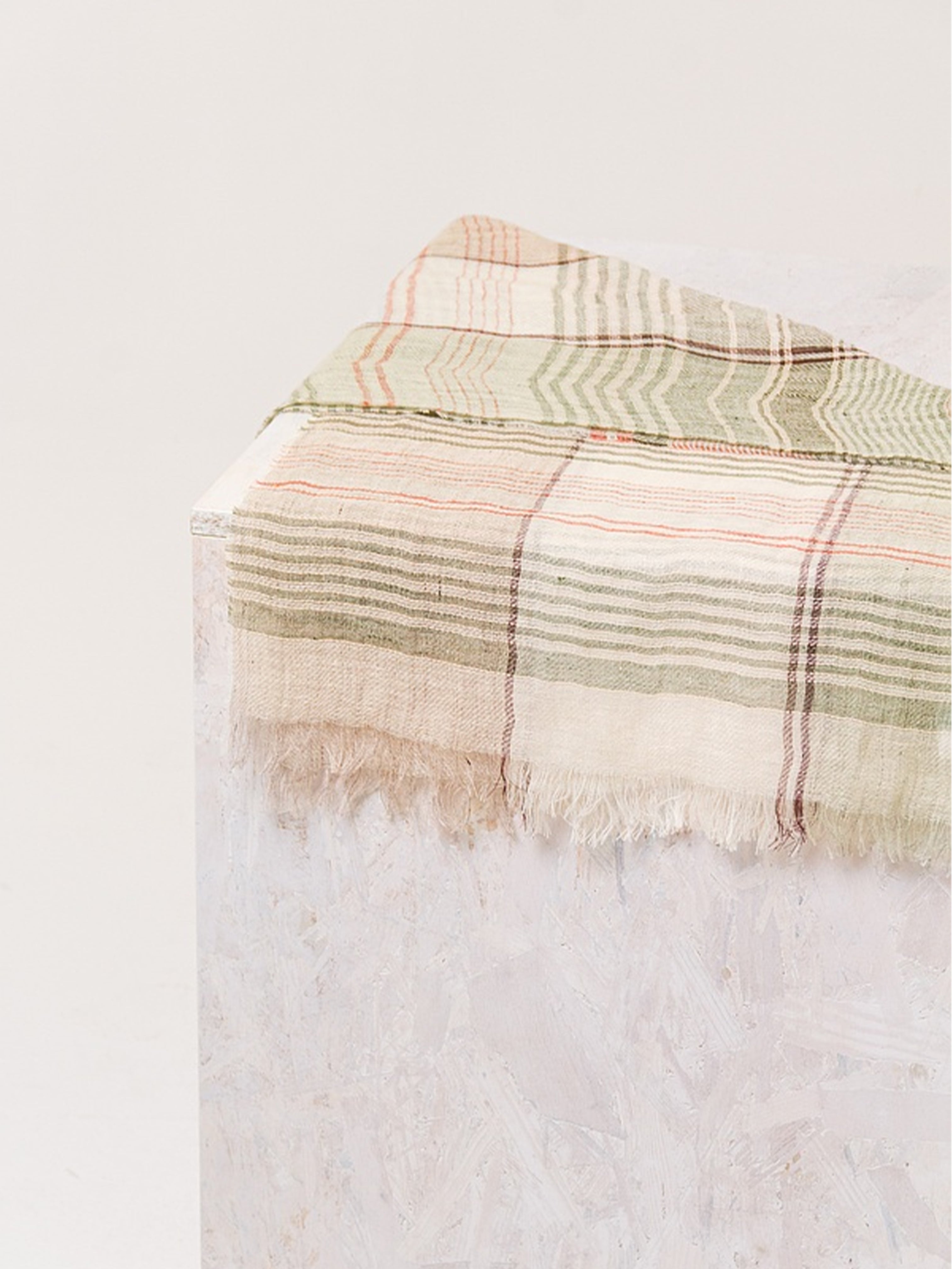 LINEN SILK SCARF 611 POOL