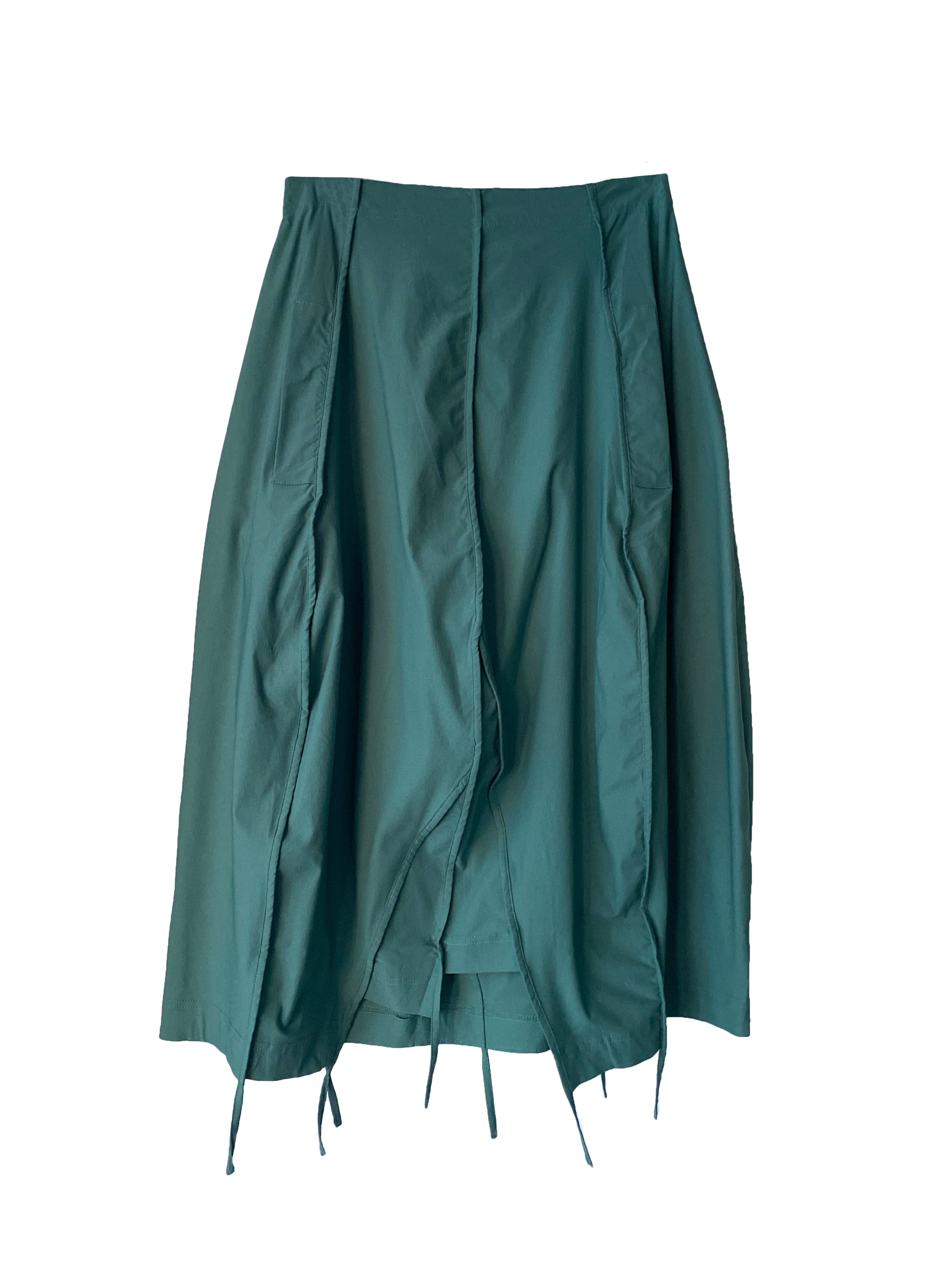 SKIRT GRASS