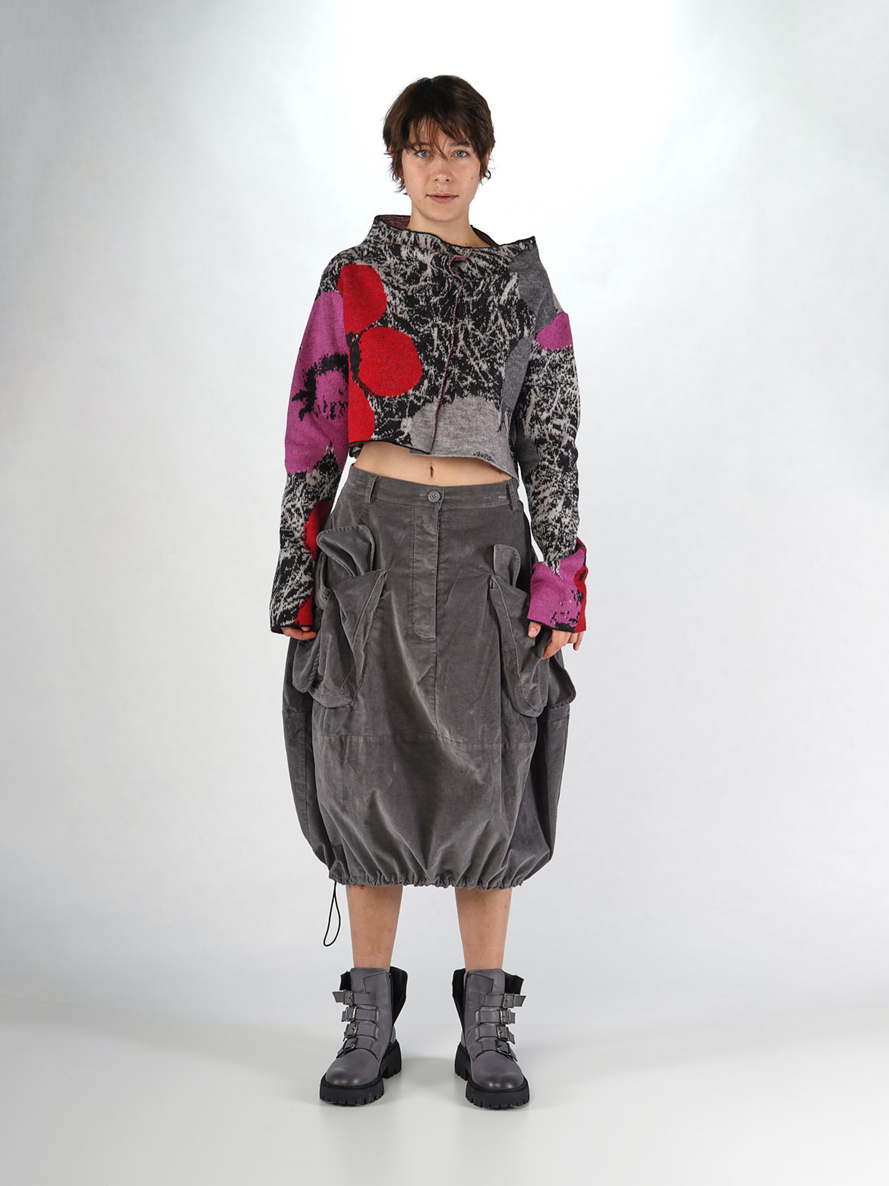 POP ART FLOWER CROPPED CARDIGAN