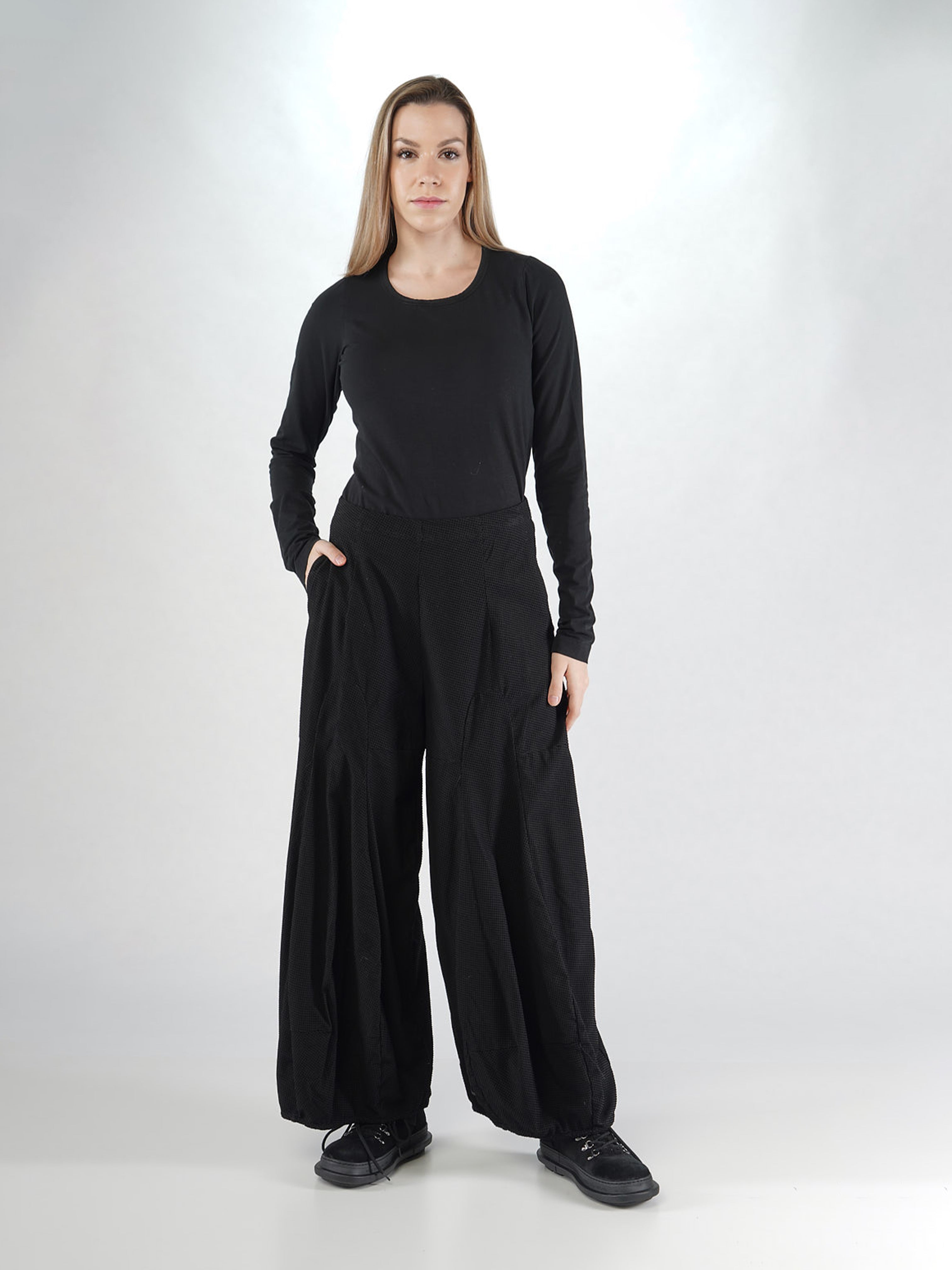 TEXTURED RELAXED PANT BLACK VELVET FLOCK