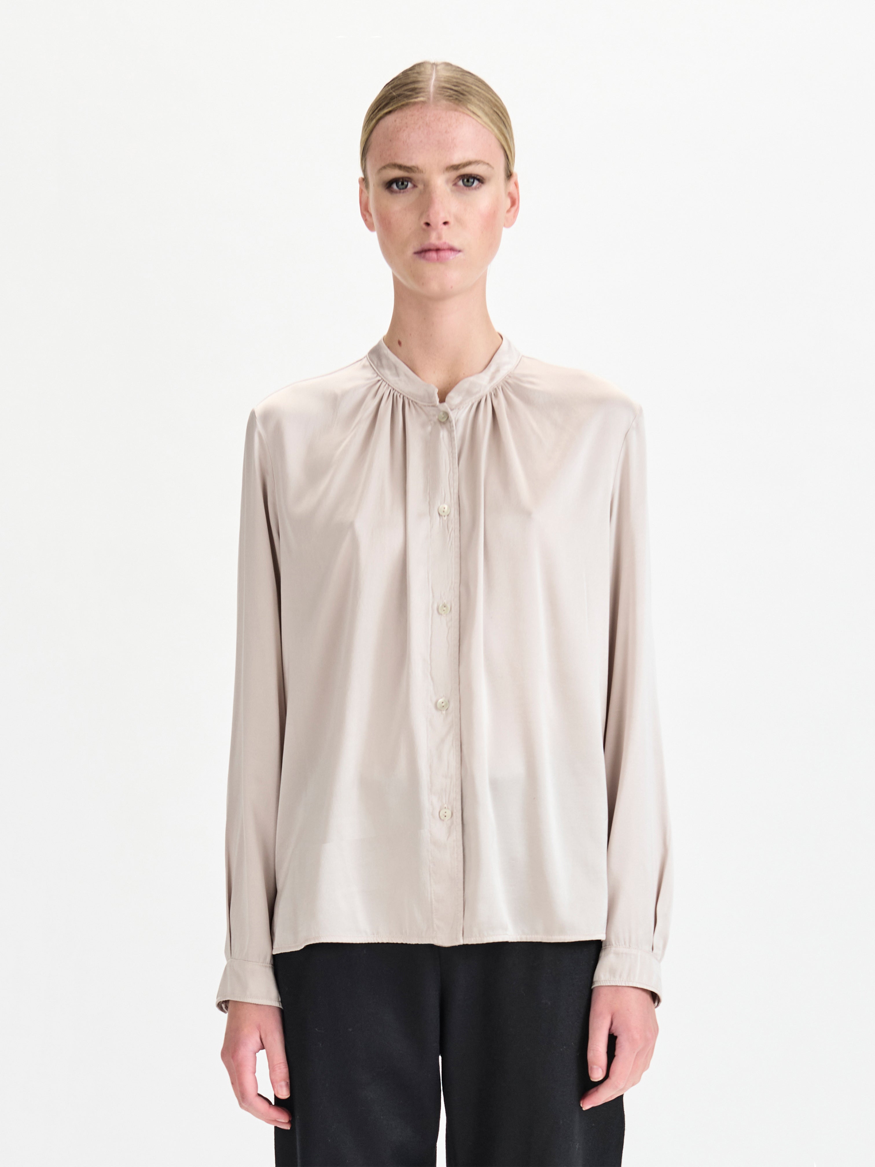 GATHER SILK SHIRT PEARL GREY