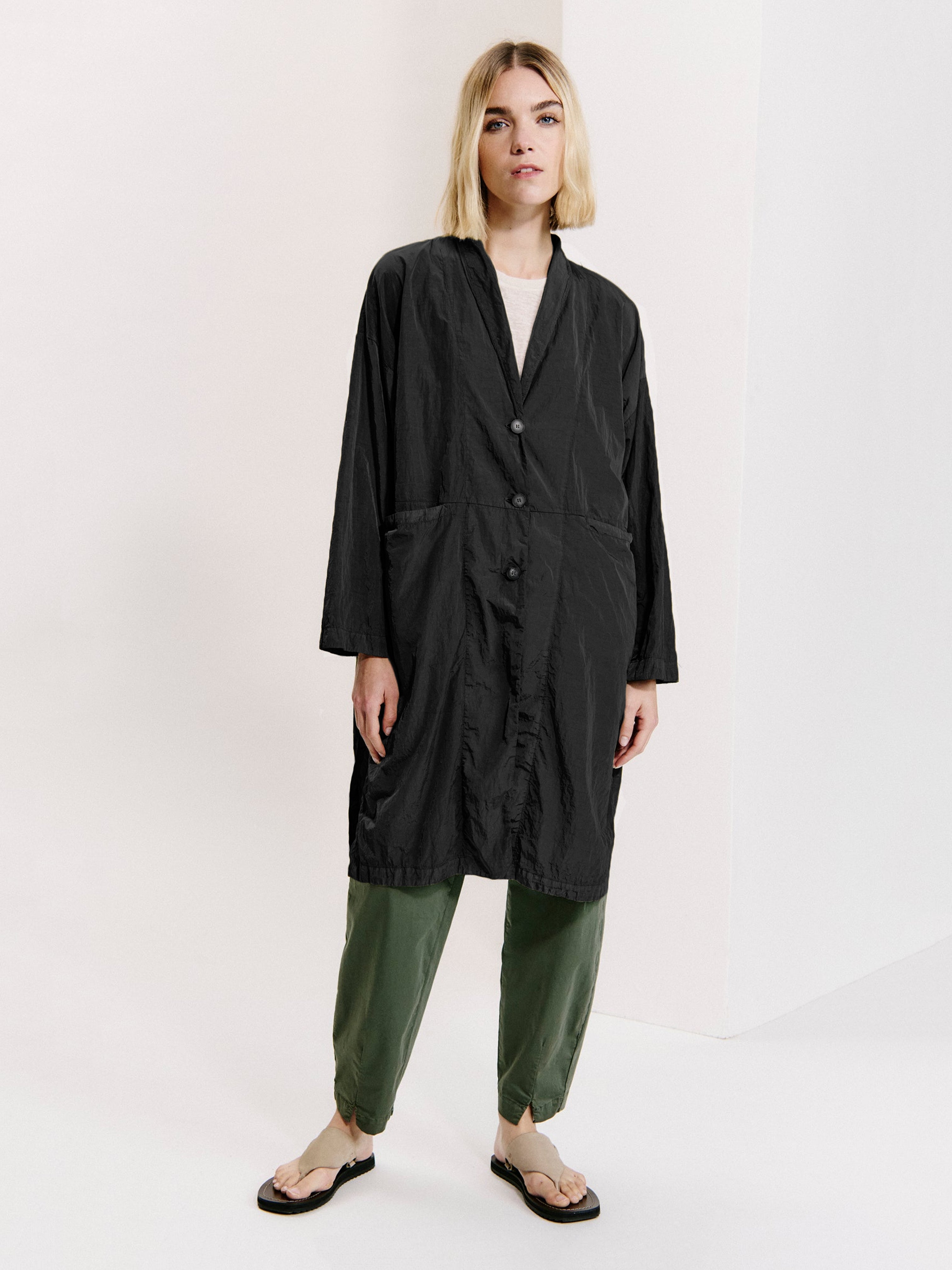 PAPERWEIGHT TRENCH COAT BLACK