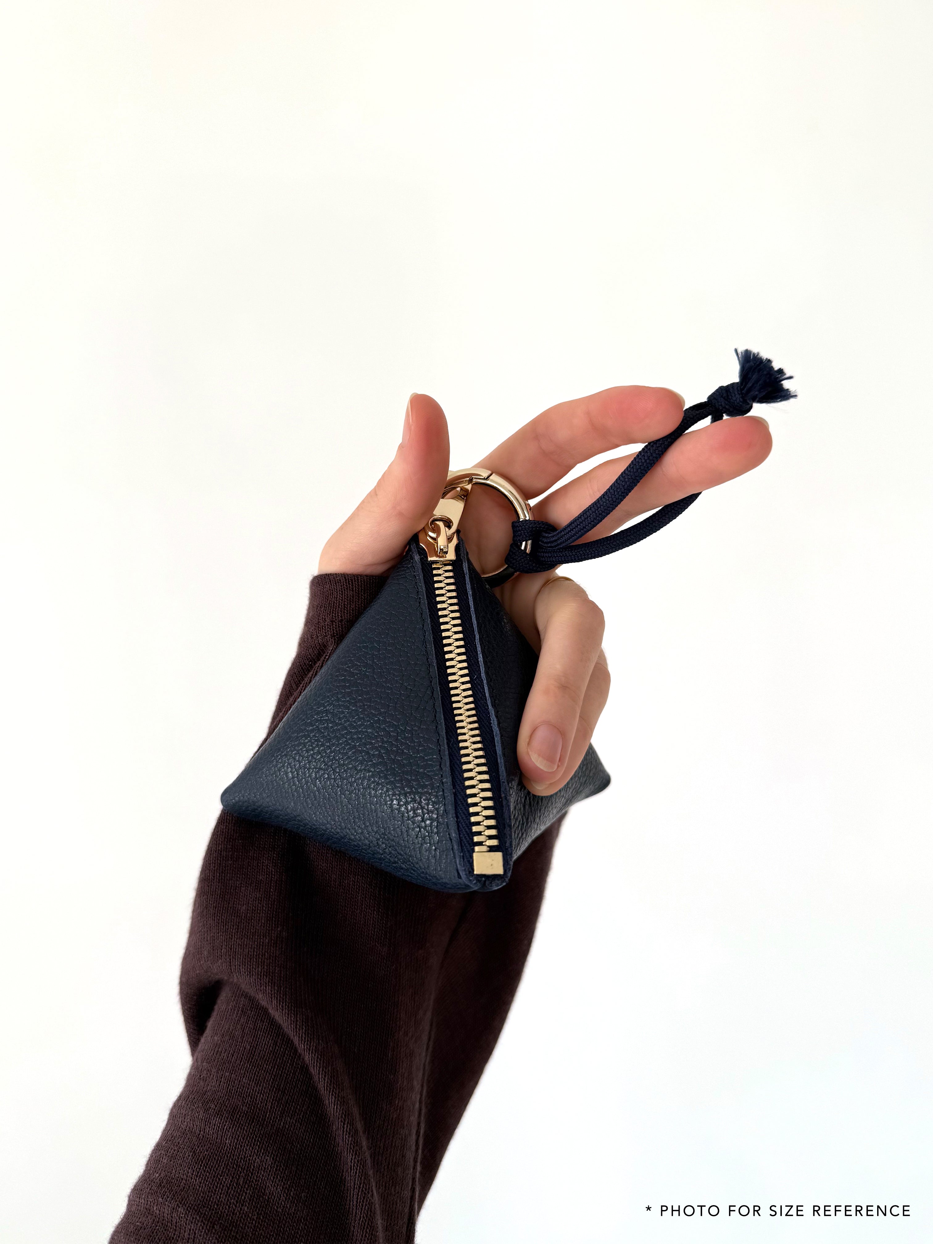PYRAMIDE GRAINE PURSE NOIR