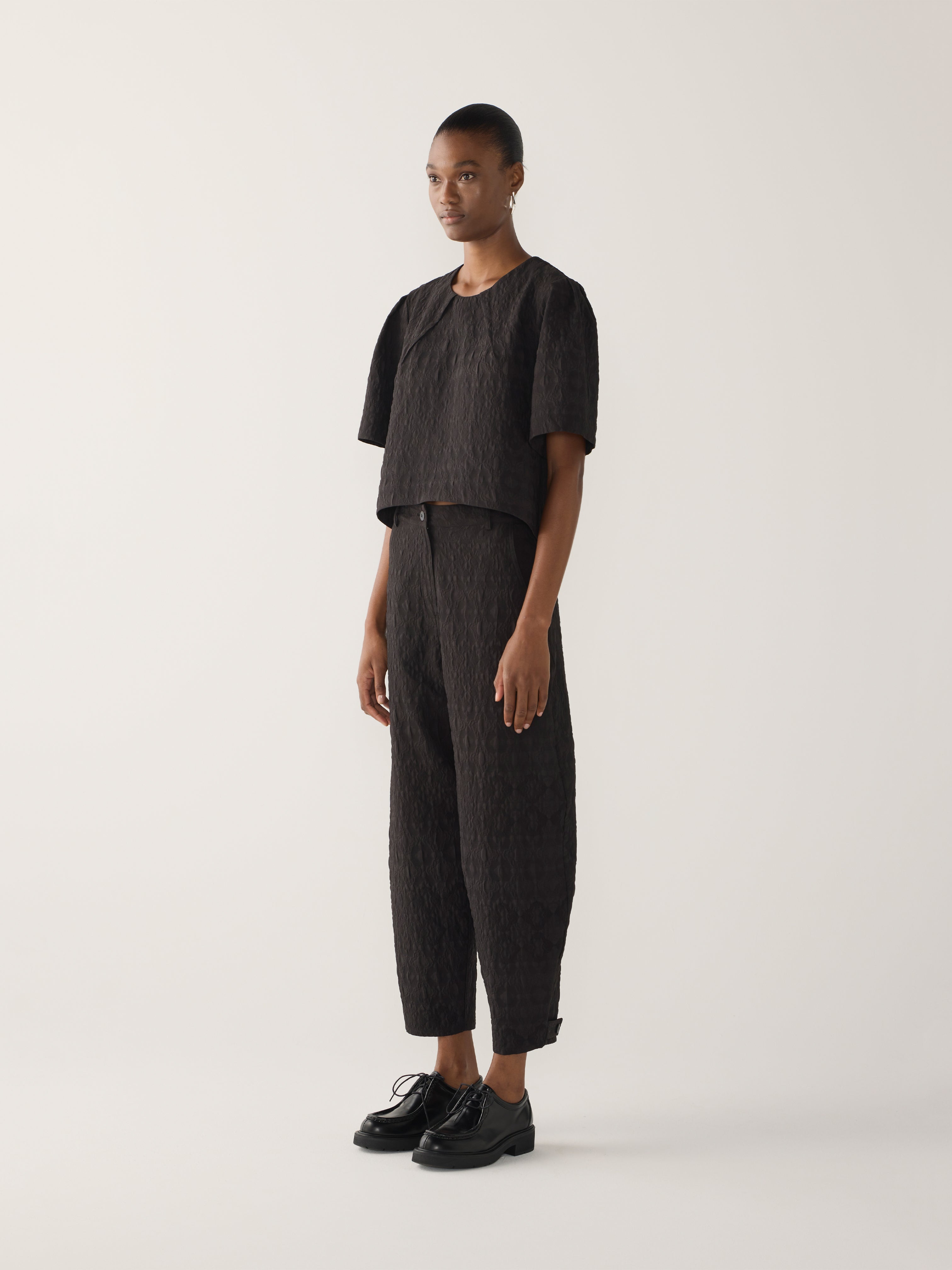 TALIA TOP BLACK JACQUARD