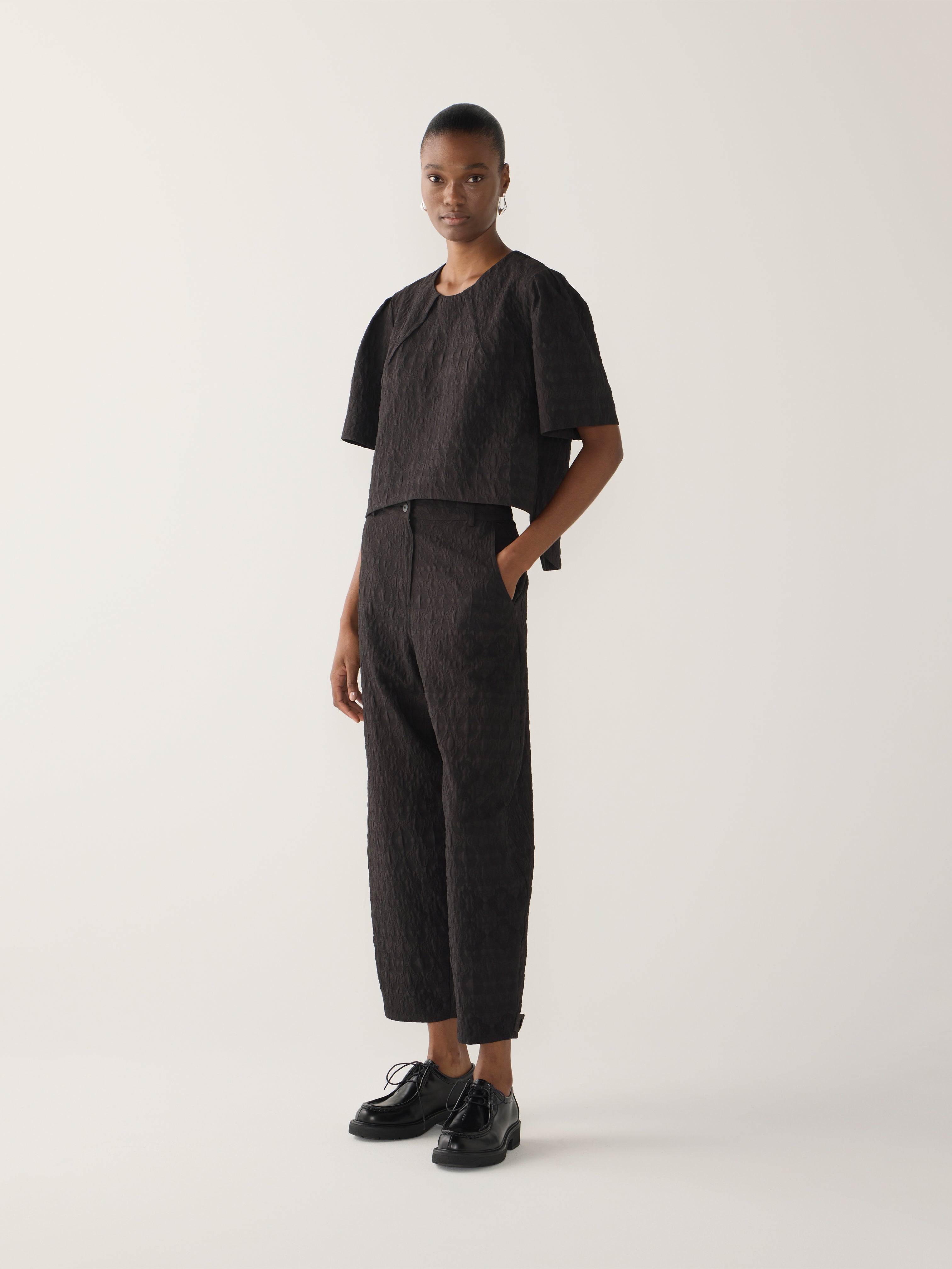 TALIA TOP BLACK JACQUARD