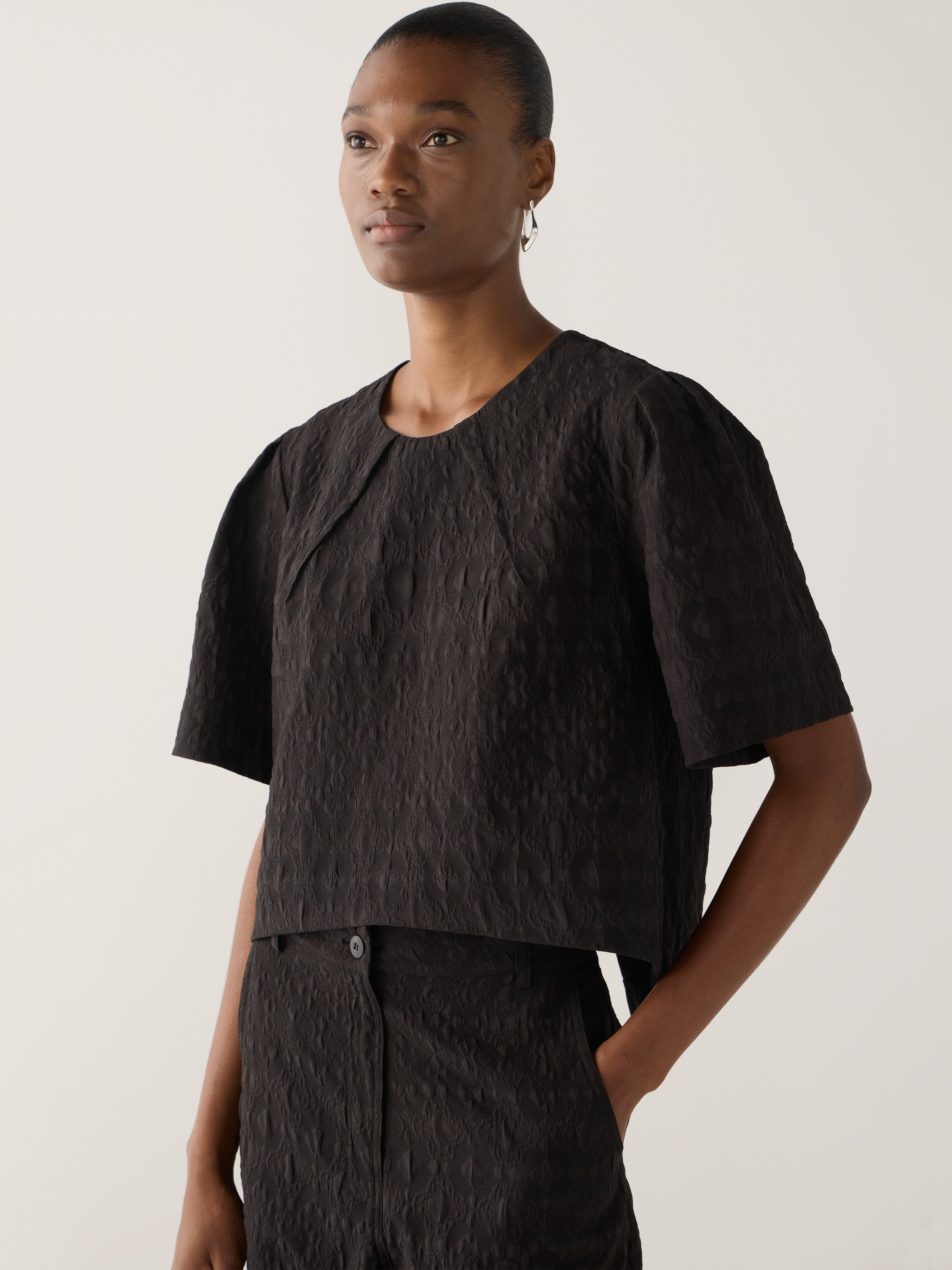 TALIA TOP BLACK JACQUARD