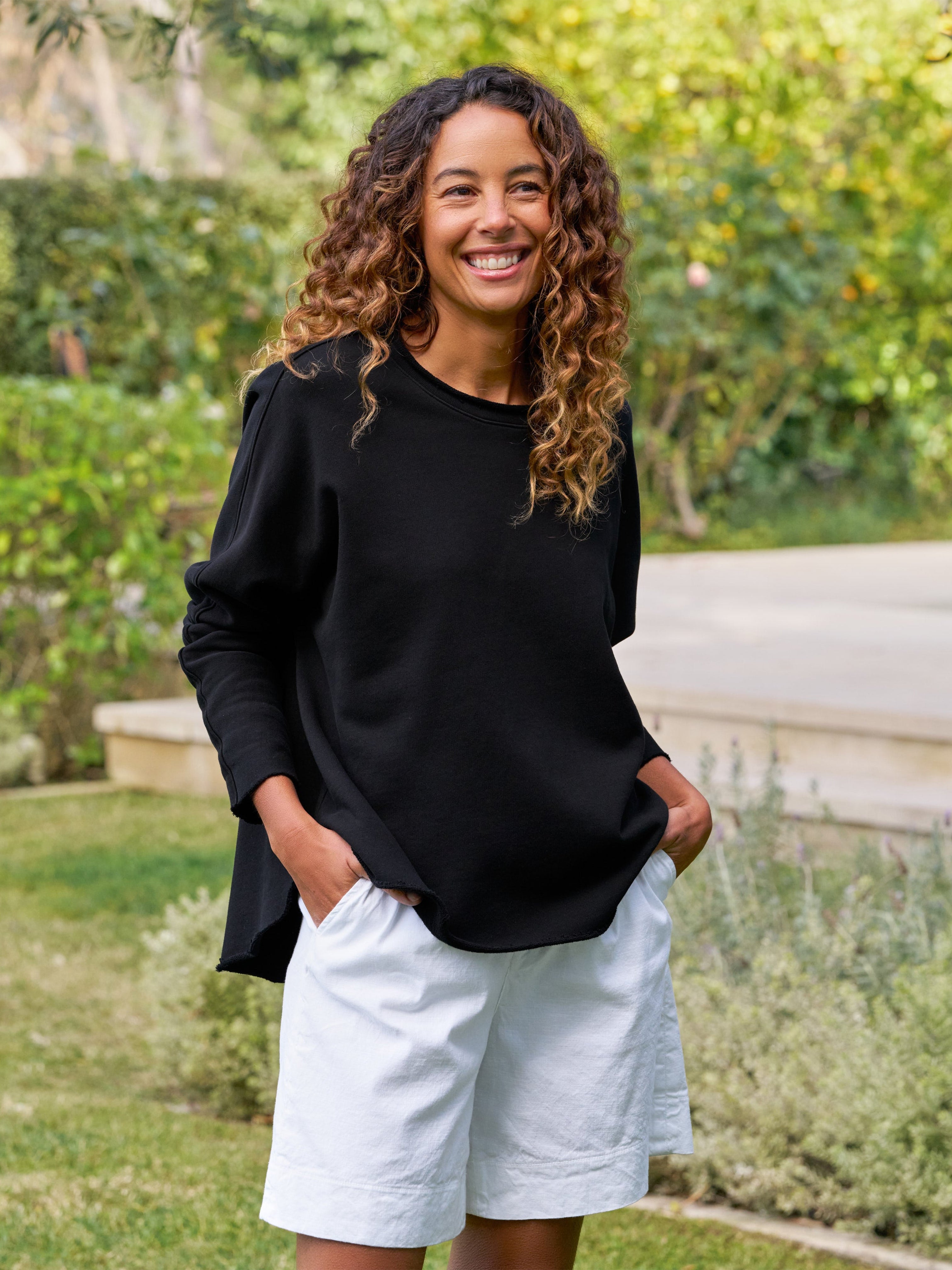 ANNA LONG SLEEVE CAPELET TRIPLE FLEECE BLACK
