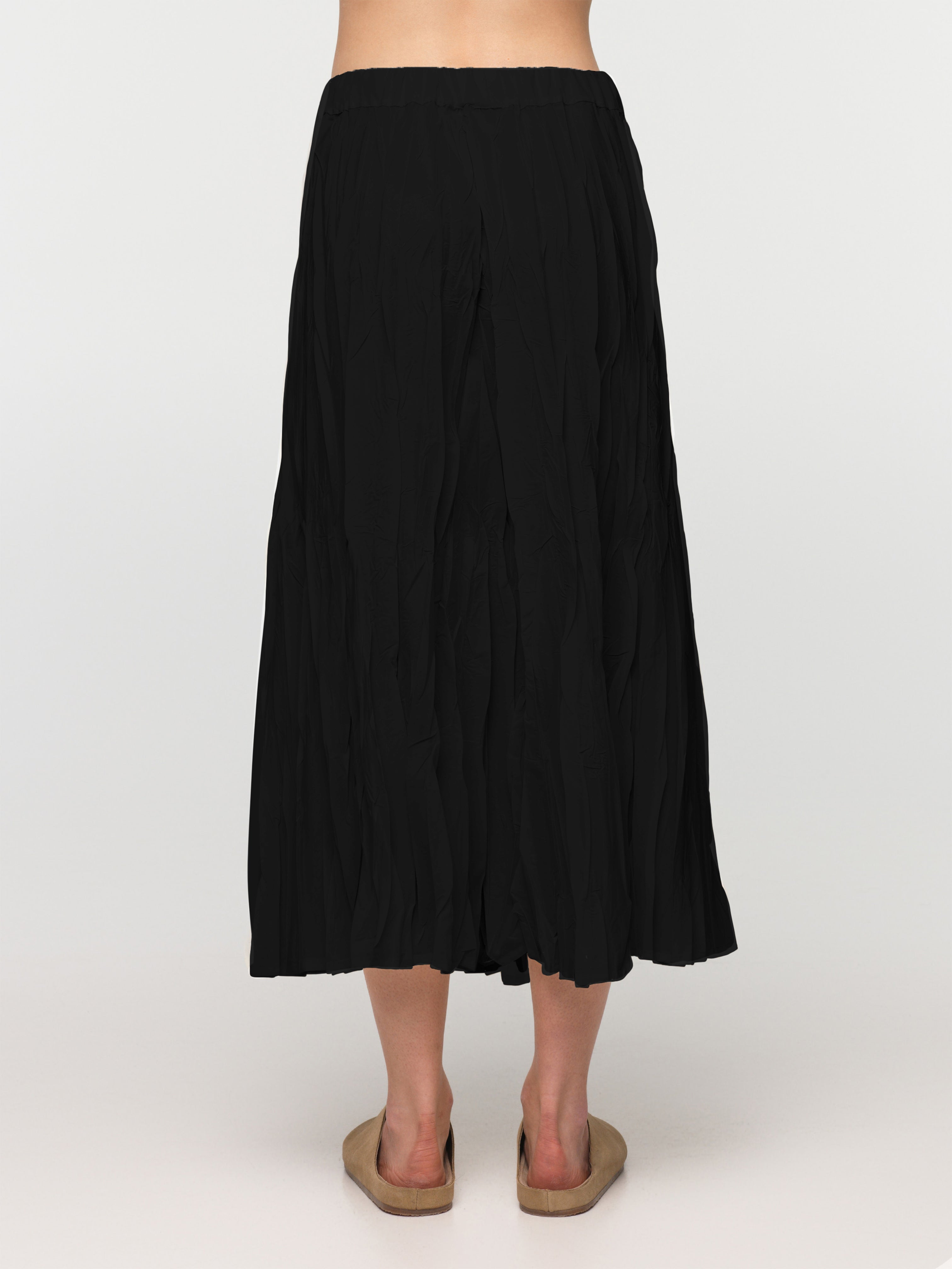 UVAS CRINKLE SKIRT BLACK