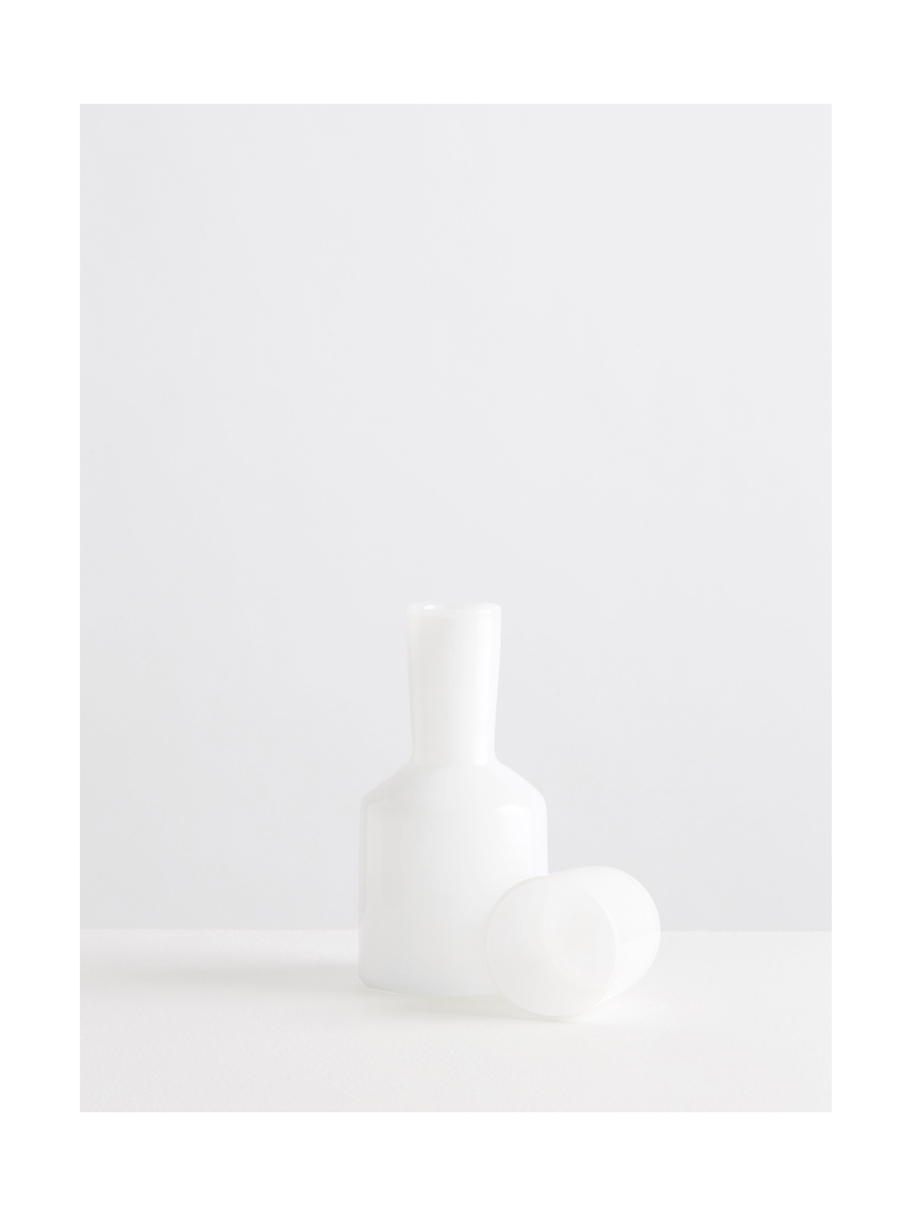 J'AI SOIF CARAFE AND GLASS SET OPAQUE WHITE