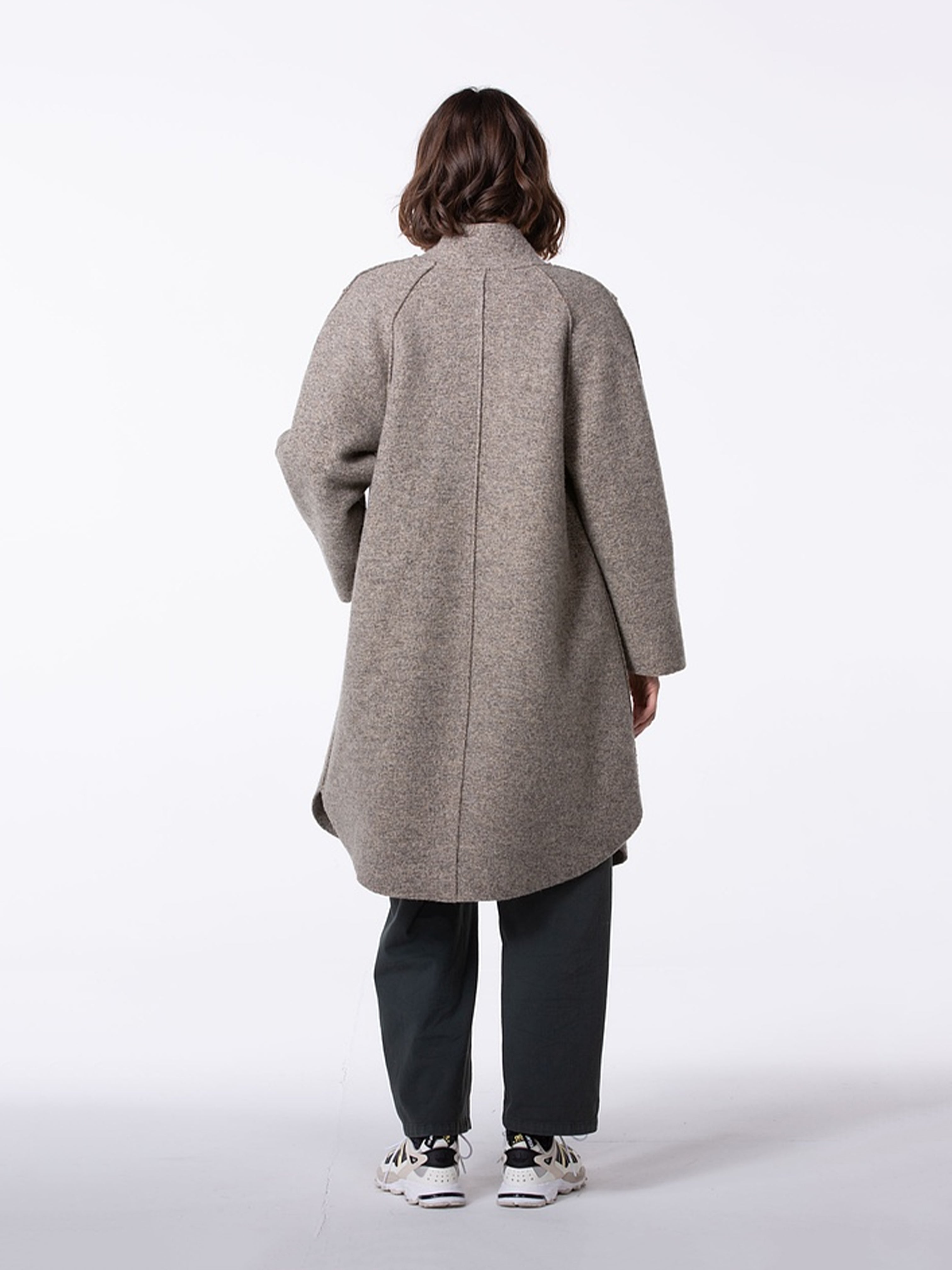 A LINE WOOL COAT PAVEMENT