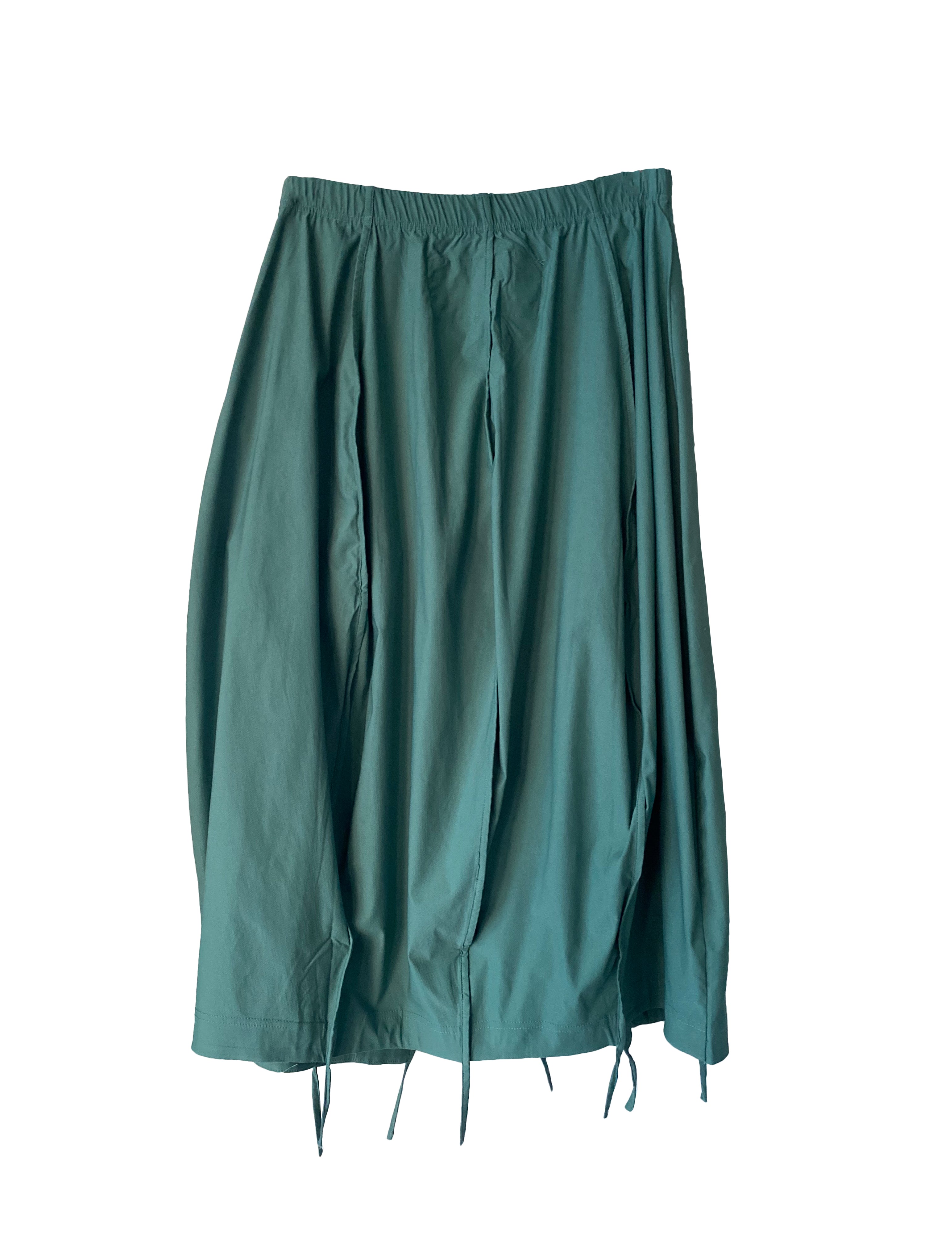 SKIRT GRASS