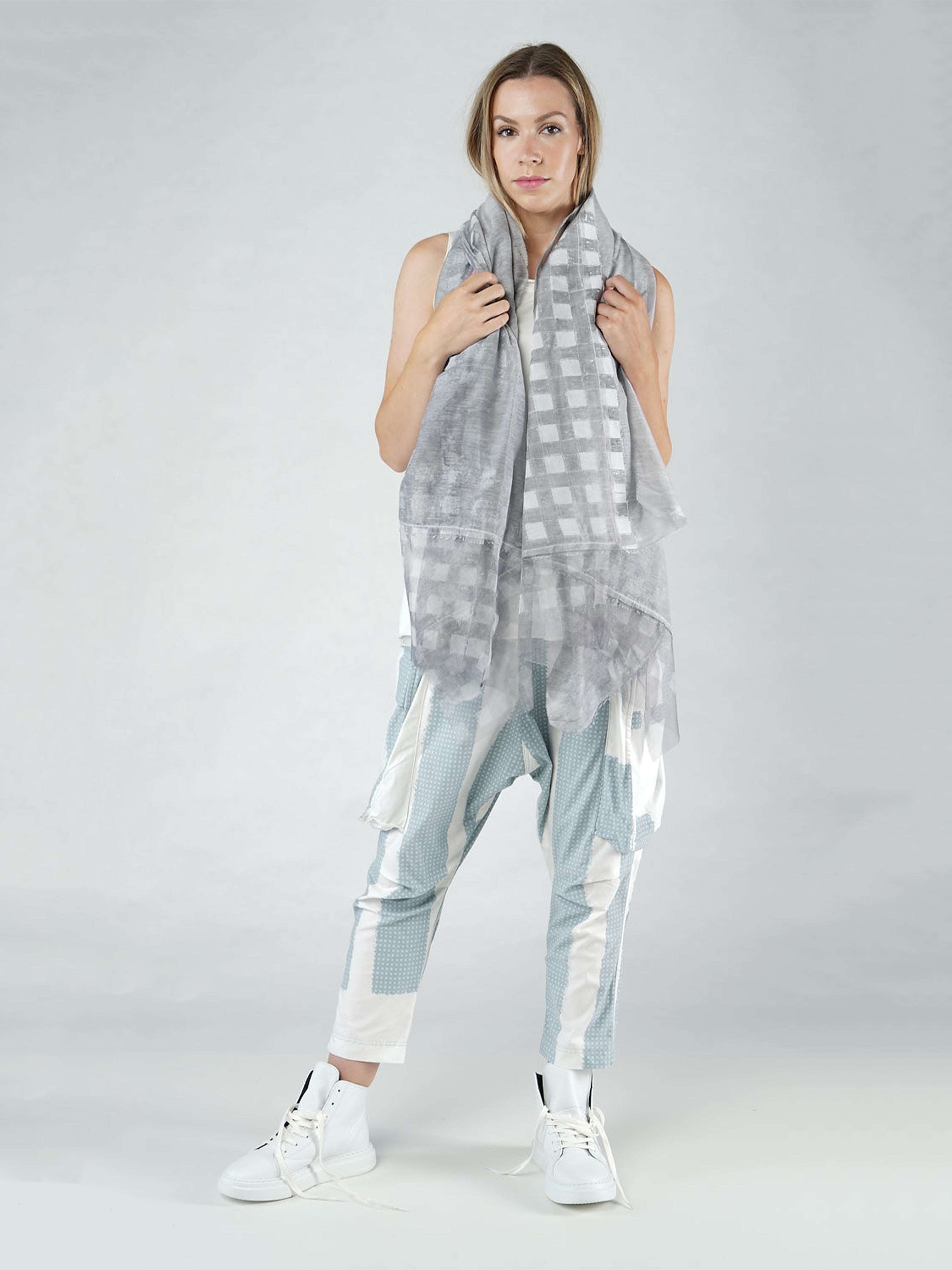 CHECKERED SCARF LIGHT GREY