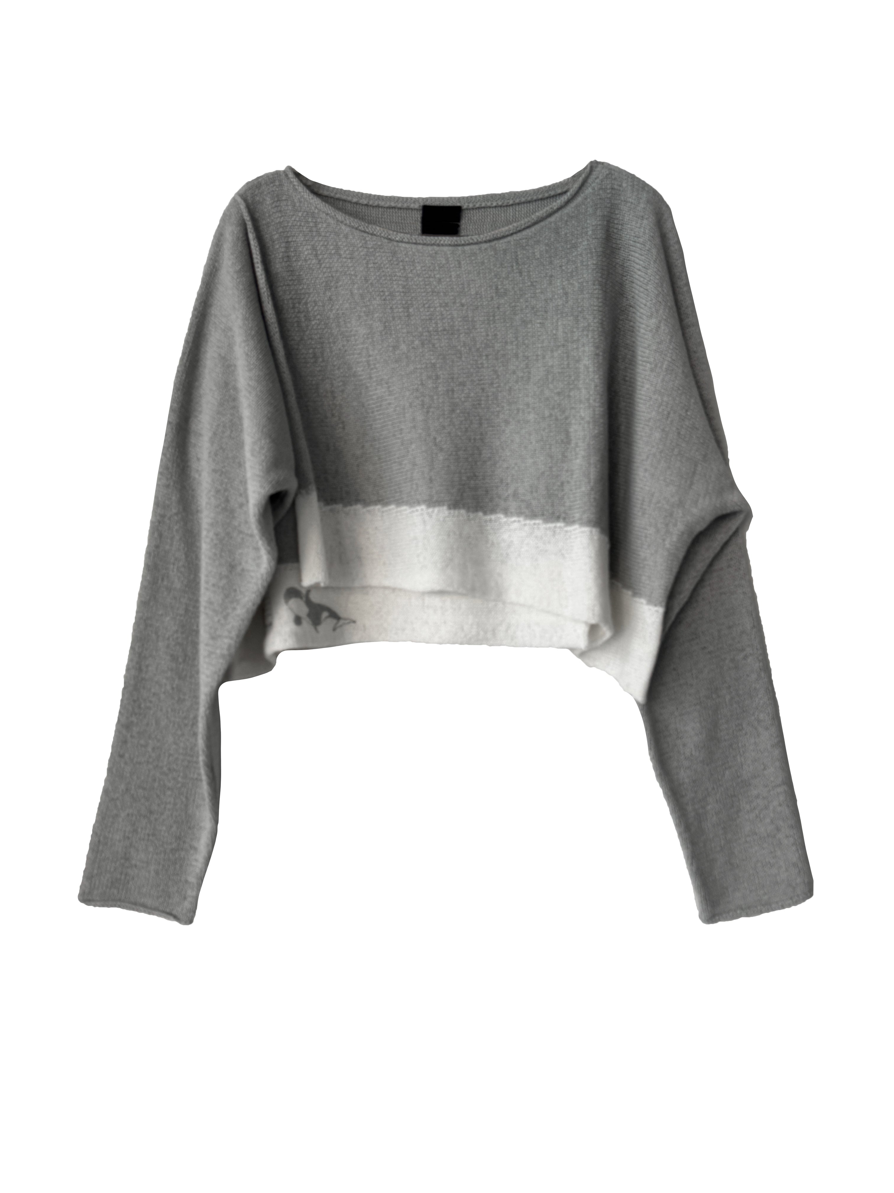 CROPPED RELAXED KNIT GREY PRINT