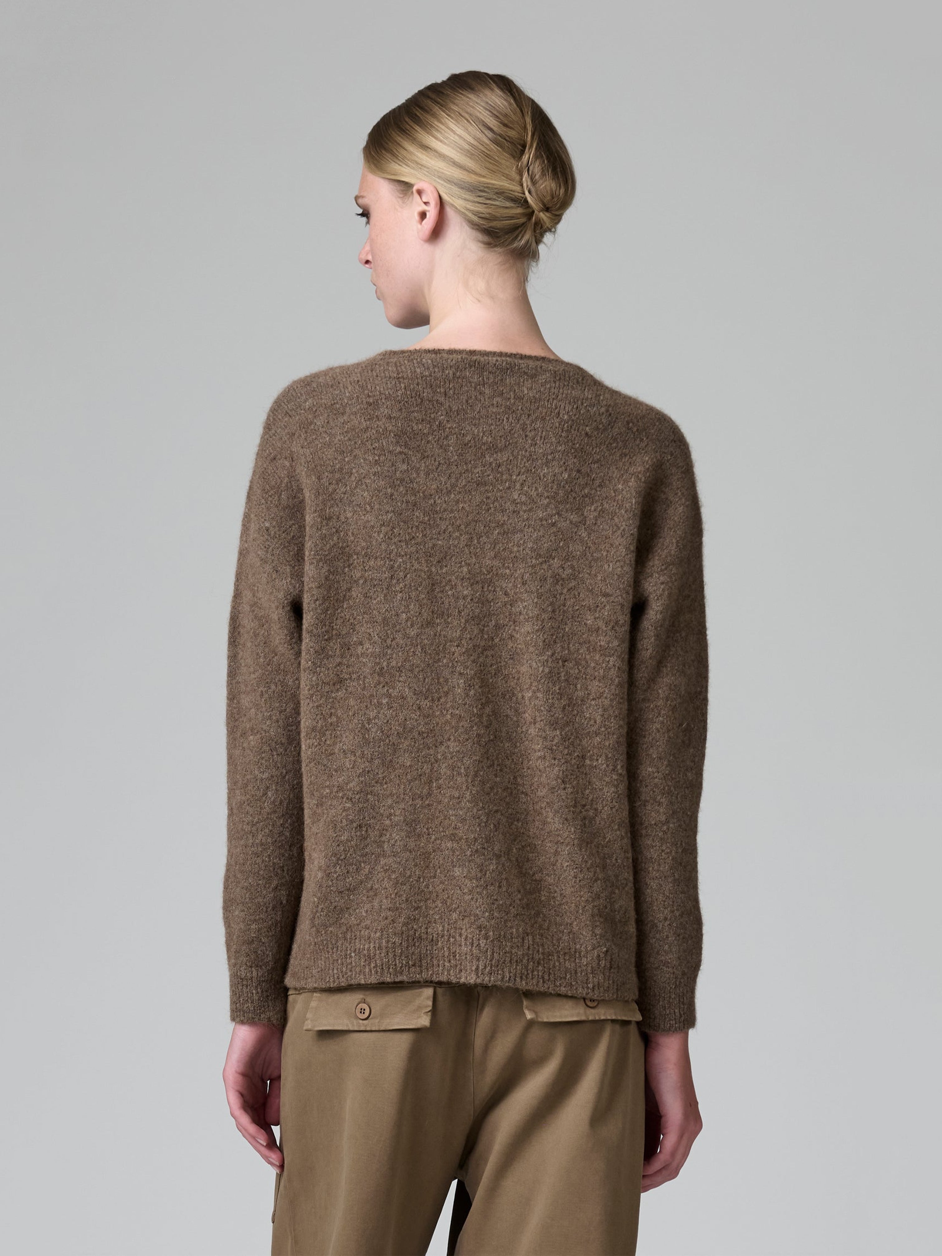V NECK KNIT JUMPER TOBACCO