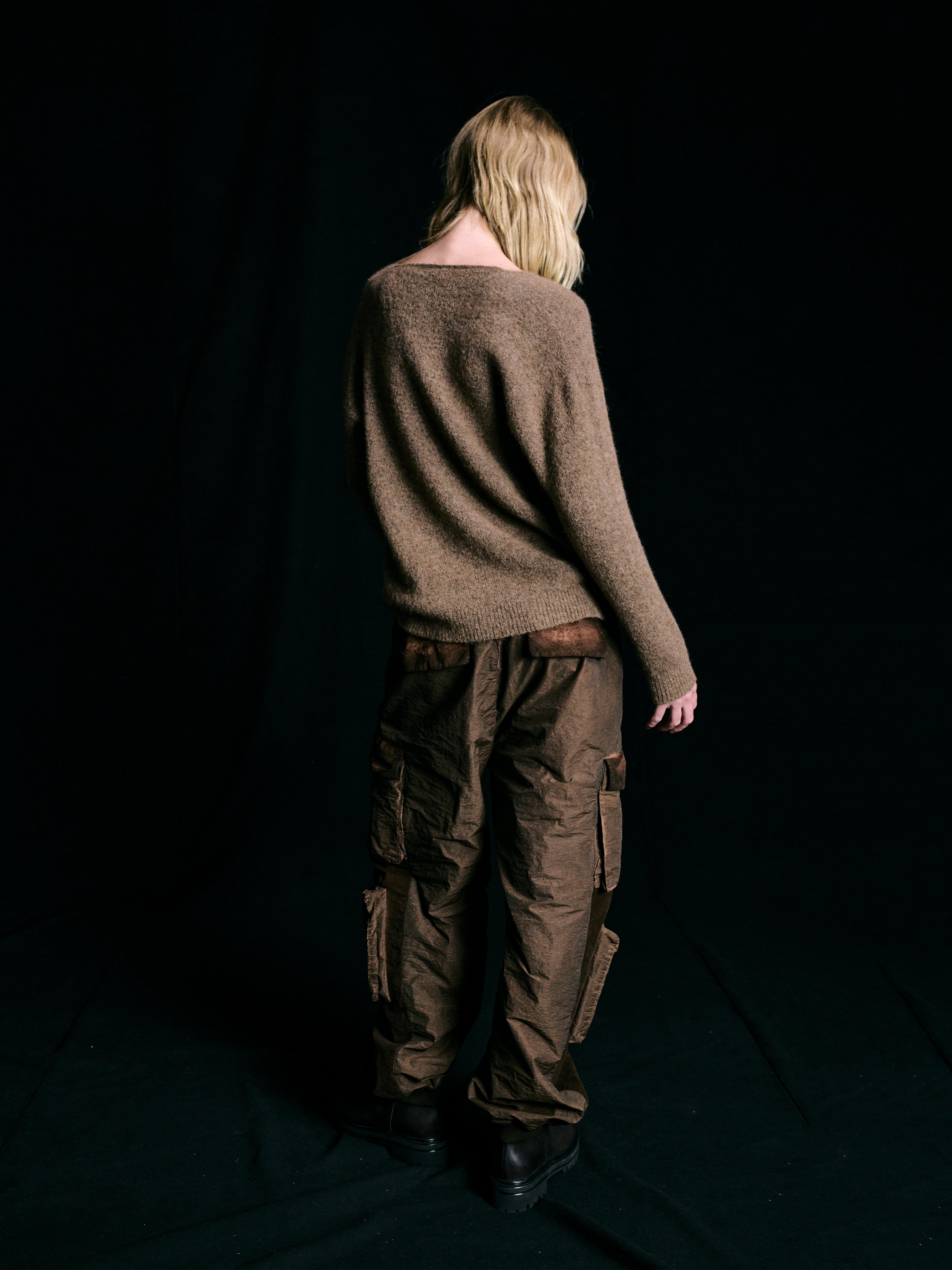 V NECK KNIT JUMPER TOBACCO