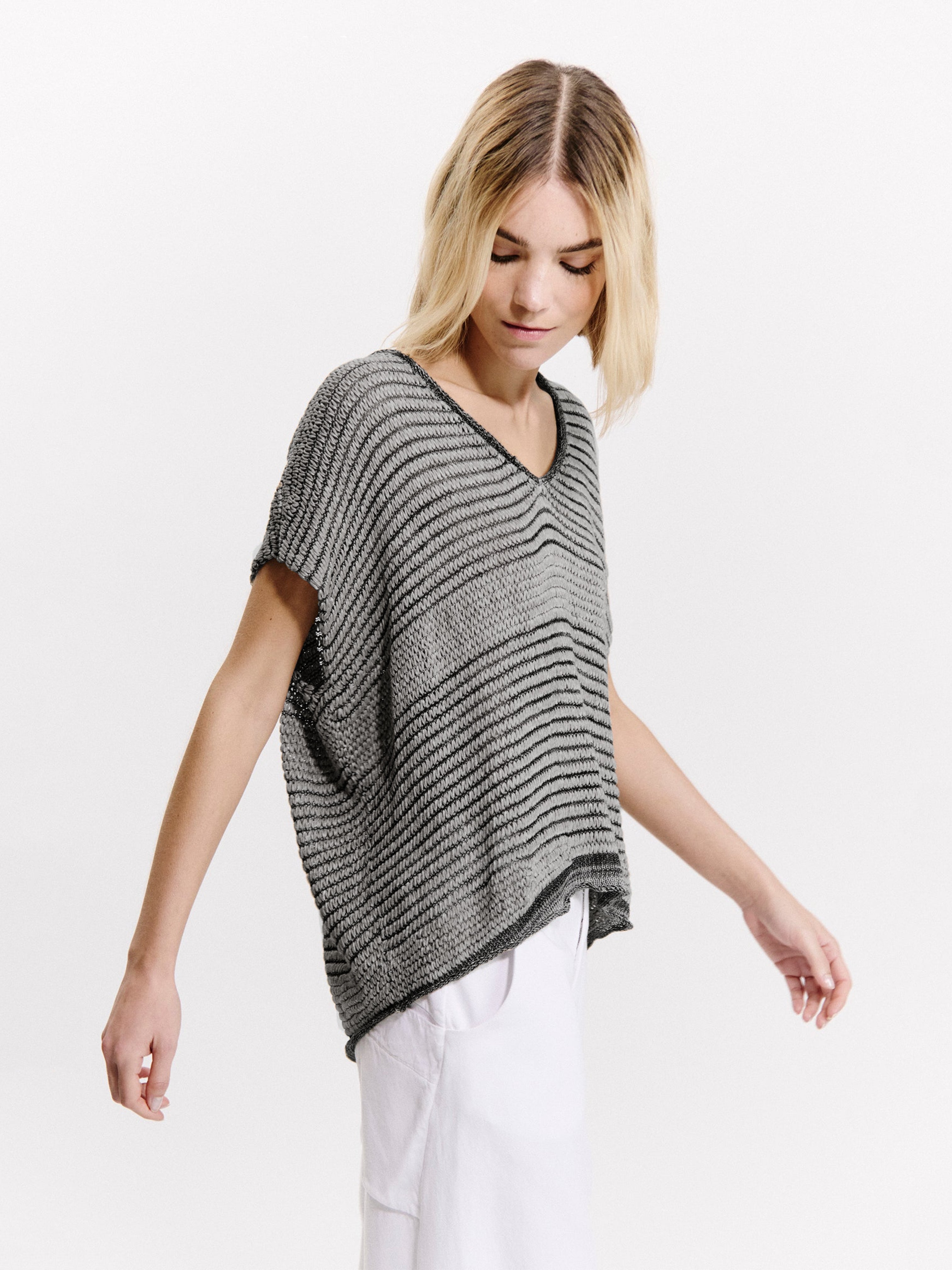 V NECK KNIT PULLOVER GREY