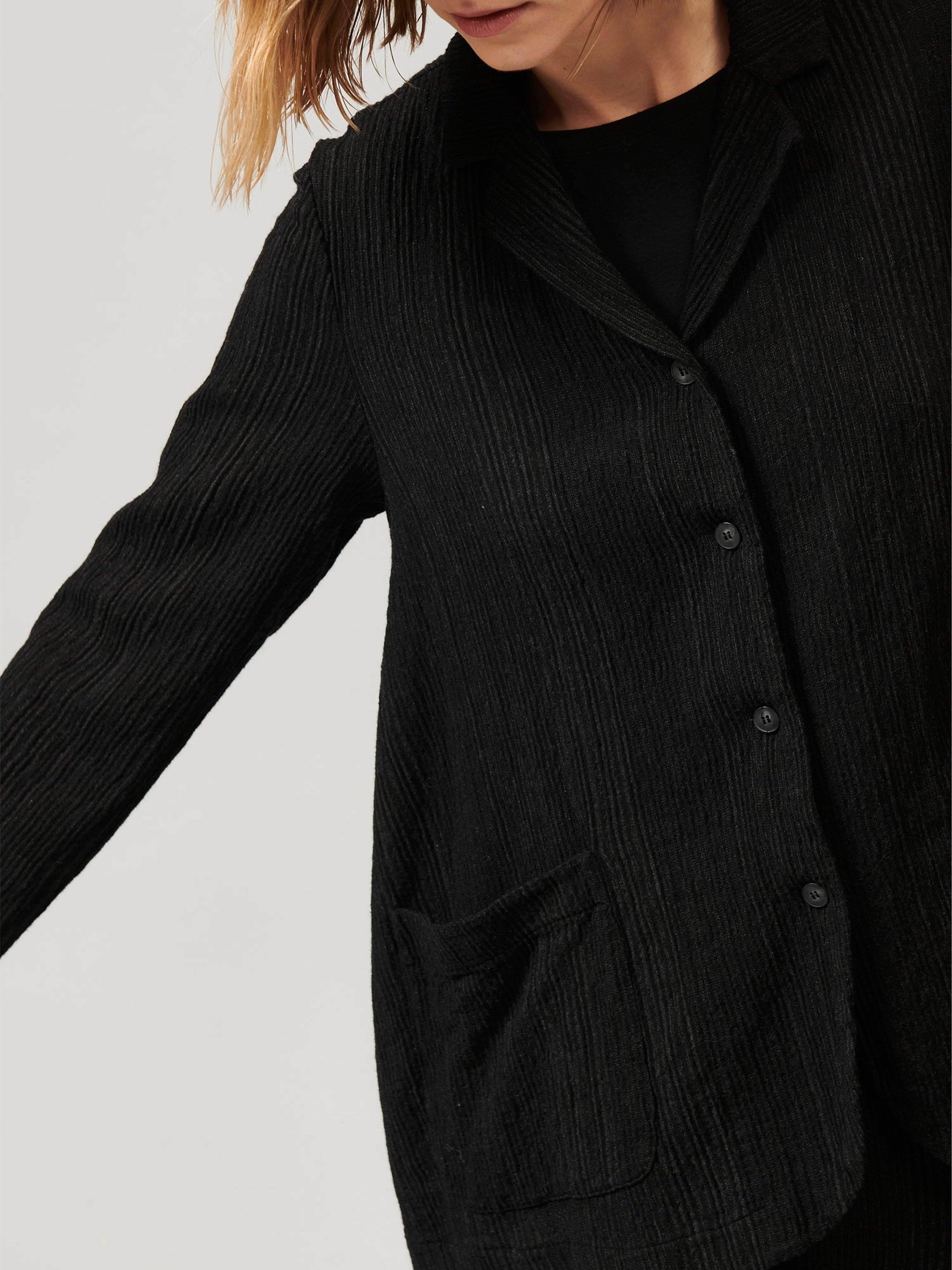 EMBOSSED PINSTRIPE JACKET BLACK