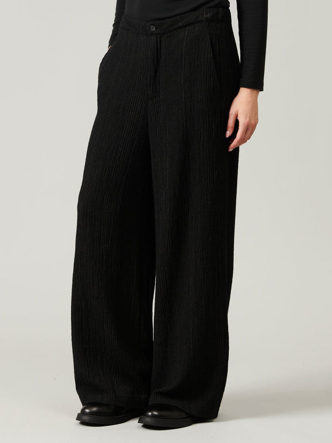 EMBOSSED PINSTRIPE PANT BLACK