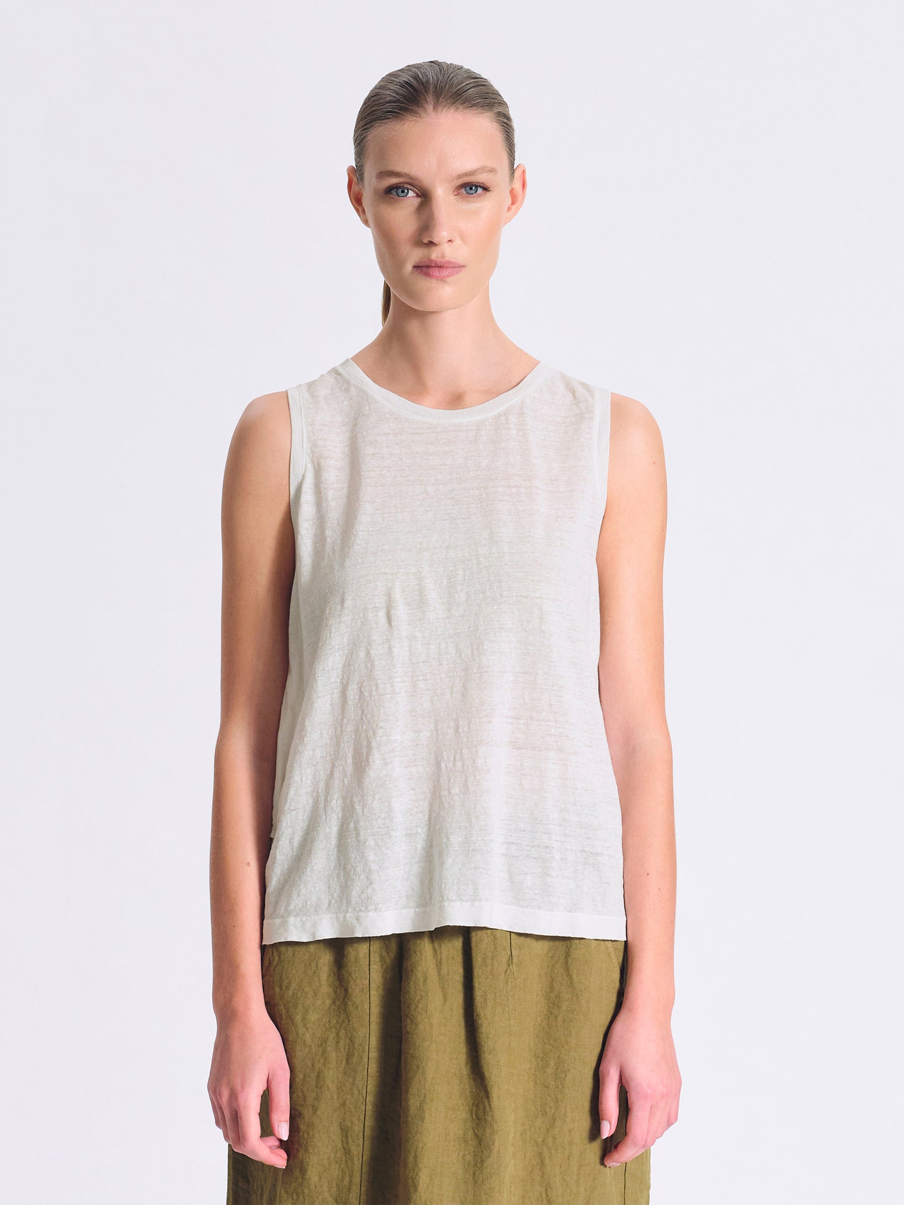 SLEEVELESS CONTRAST LAYER TOP CHALK