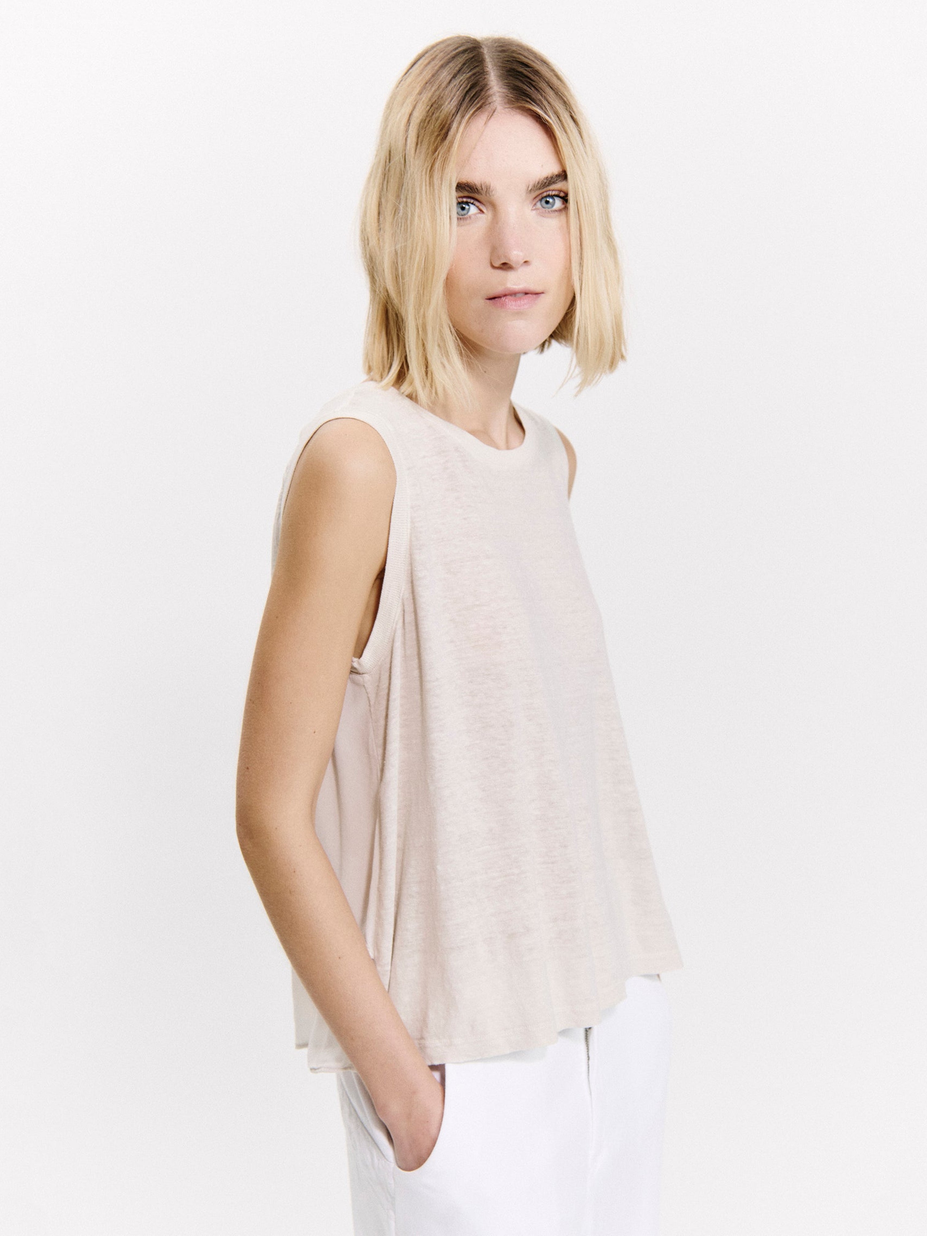 LINEN LAYER TANK SAND