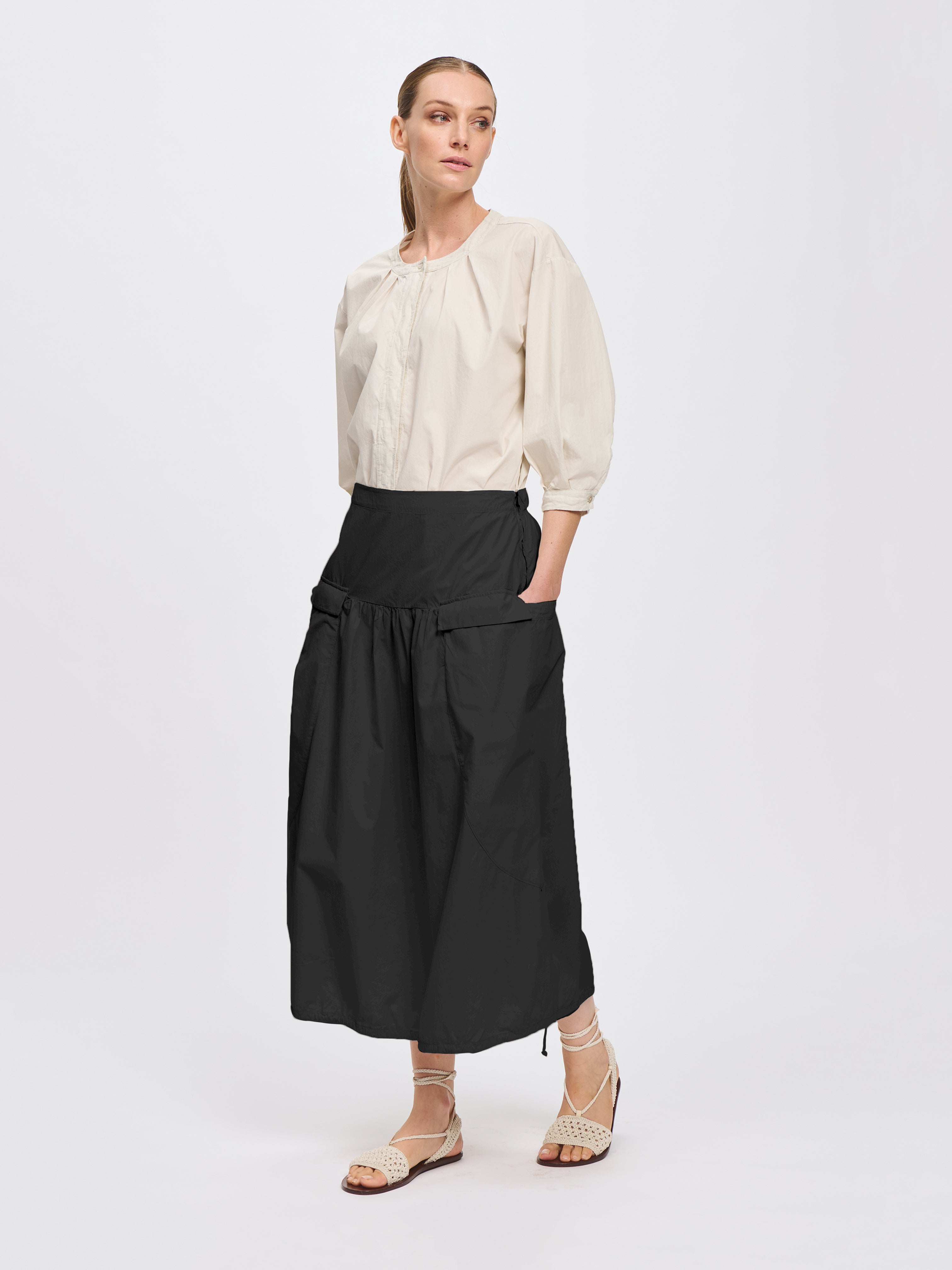 DRAWSTRING HEM SKIRT BLACK