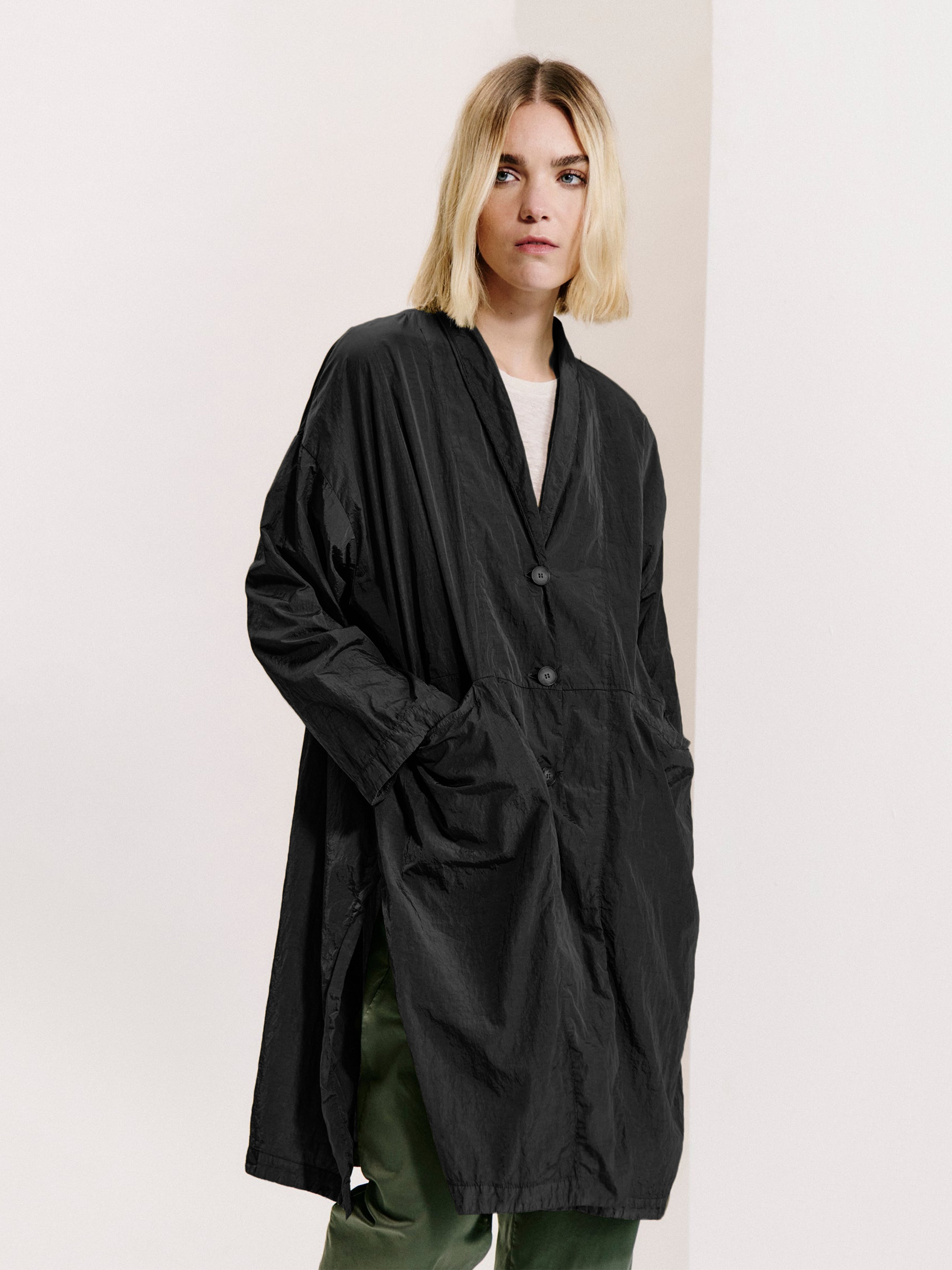 LIGHTWEIGHT TRENCH COAT BLACK