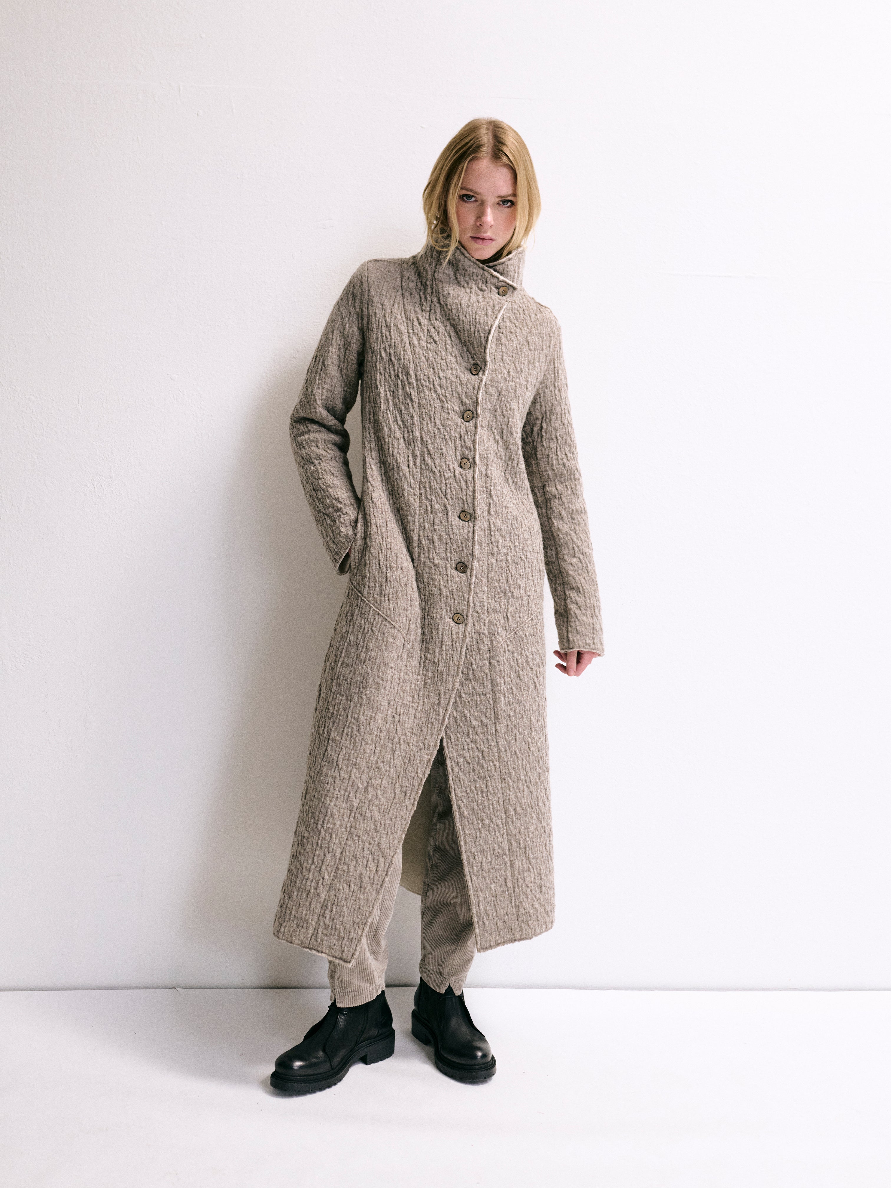 SIGNATURE WOOL COAT TAUPE